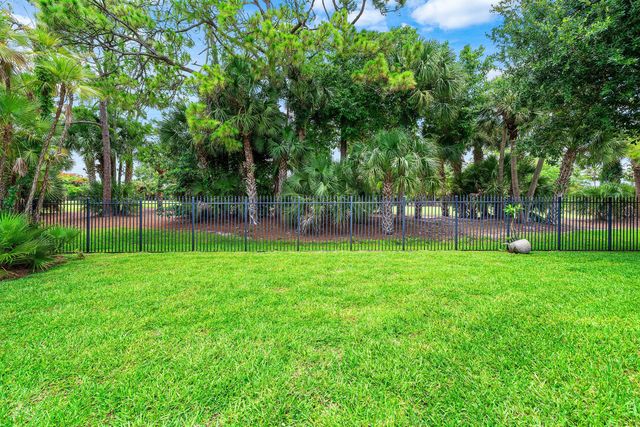 1697 Mayacoo Lakes Boulevard, West Palm Beach, FL 33411