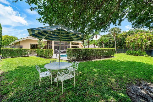 1697 Mayacoo Lakes Boulevard, West Palm Beach, FL 33411