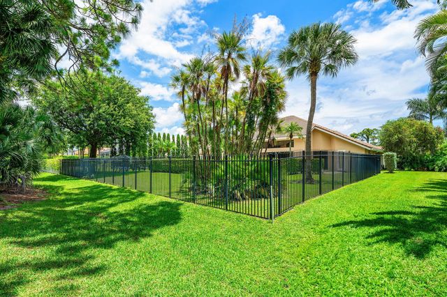 1697 Mayacoo Lakes Boulevard, West Palm Beach, FL 33411