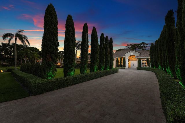 1697 Mayacoo Lakes Boulevard, West Palm Beach, FL 33411