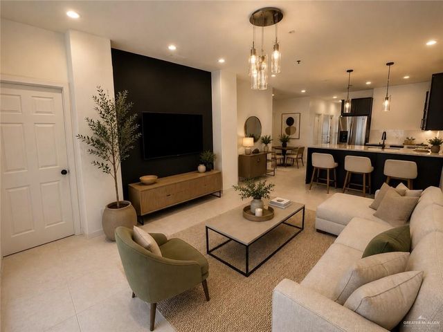 813 Travis Street 213, Mission, TX 78572