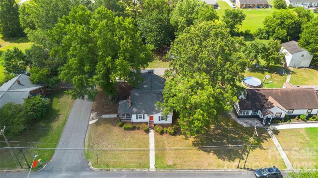 201 W Elm Street, Wingate, NC 28174