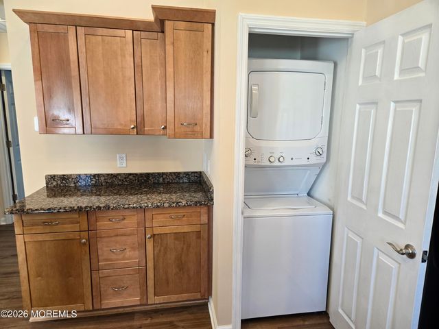 32 Sycamore Avenue, North Middletown, NJ 07748