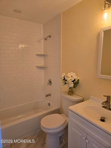32 Sycamore Avenue, North Middletown, NJ 07748