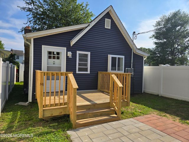32 Sycamore Avenue, North Middletown, NJ 07748