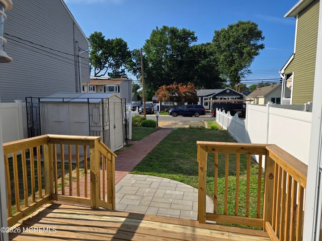 32 Sycamore Avenue, North Middletown, NJ 07748