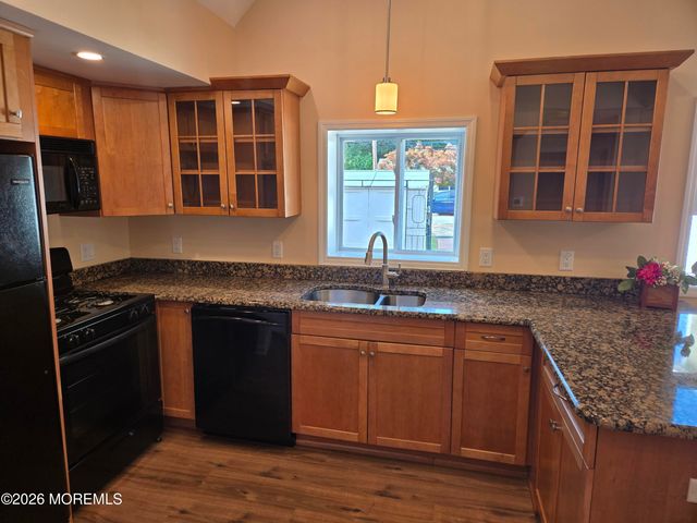 32 Sycamore Avenue, North Middletown, NJ 07748