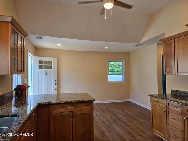 32 Sycamore Avenue, North Middletown, NJ 07748