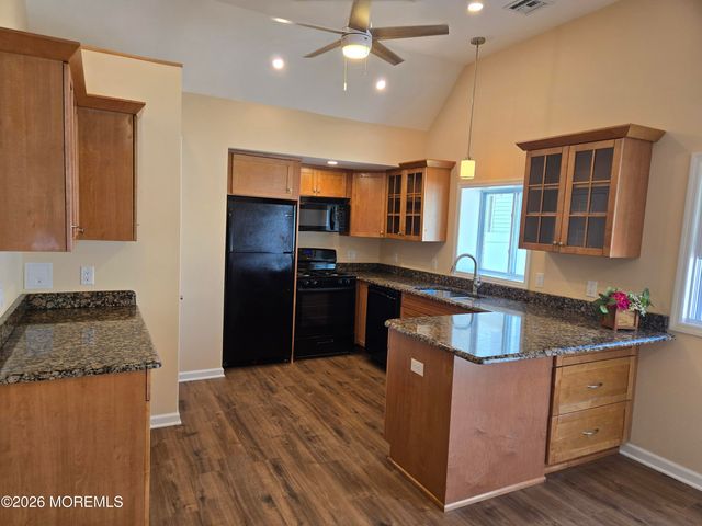 32 Sycamore Avenue, North Middletown, NJ 07748