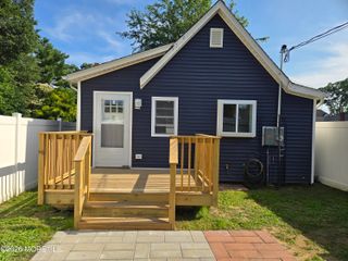 32 Sycamore Avenue, North Middletown, NJ 07748
