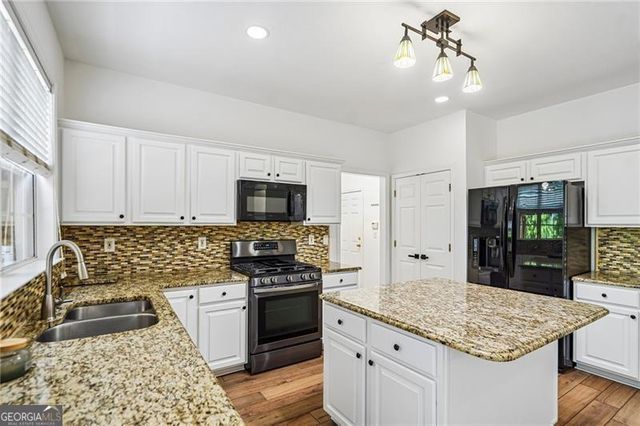 5157 Wellisford Court, Suwanee, GA 30024