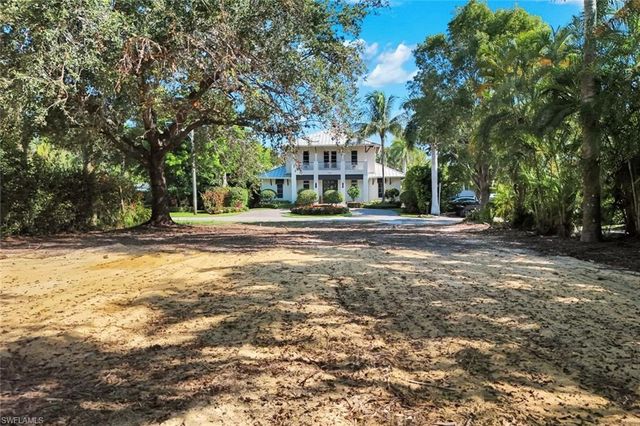760 1st AVE N, Naples, FL 34102