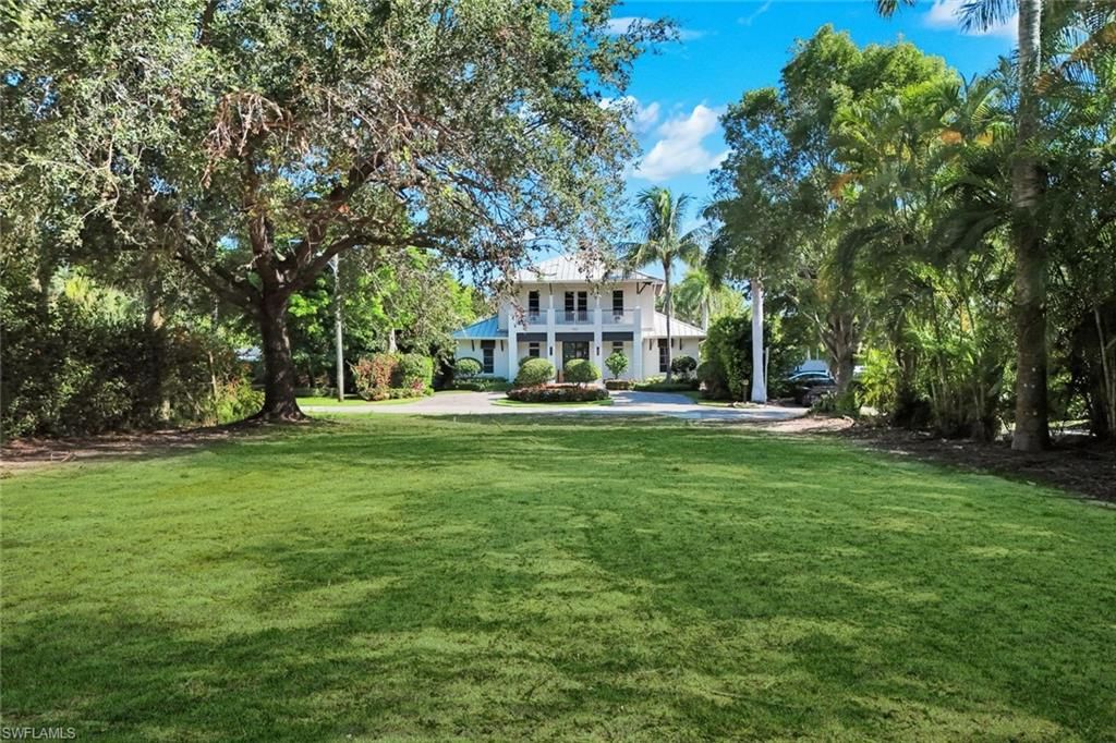 760 1st AVE N, Naples, FL 34102