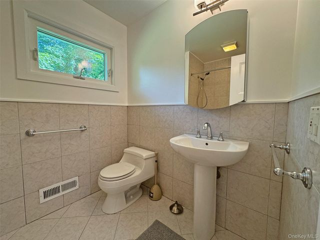 3 Stonewall Lane, Mamaroneck, NY 10543