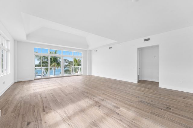 180 Lake Drive 2204, Palm Beach Shores, FL 33404