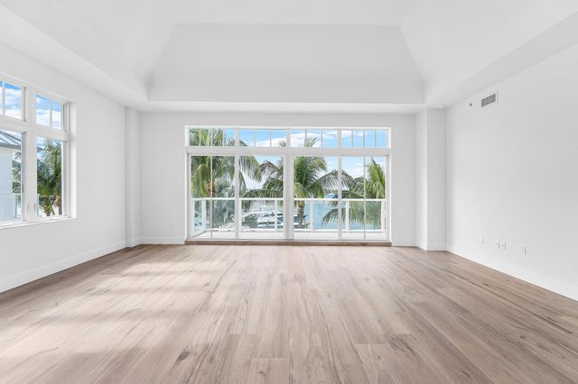 180 Lake Drive 2204, Palm Beach Shores, FL 33404