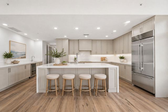 180 Lake Drive 2204, Palm Beach Shores, FL 33404