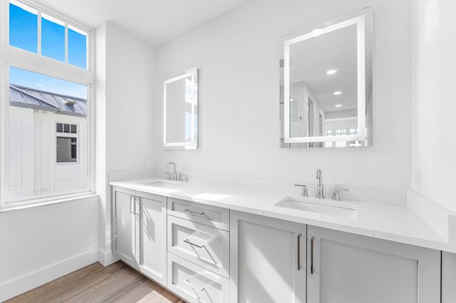 180 Lake Drive 2204, Palm Beach Shores, FL 33404