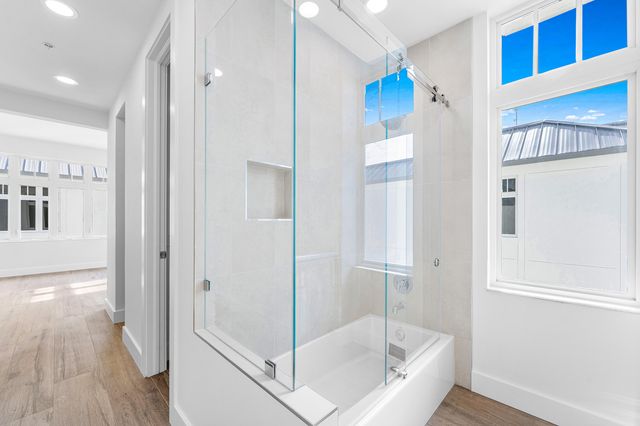 180 Lake Drive 2204, Palm Beach Shores, FL 33404