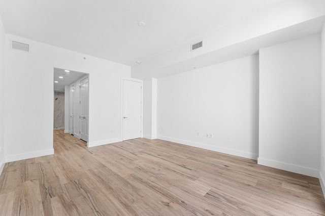 180 Lake Drive 2204, Palm Beach Shores, FL 33404