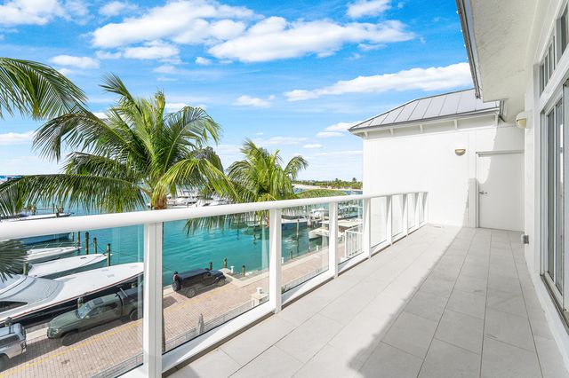 180 Lake Drive 2204, Palm Beach Shores, FL 33404