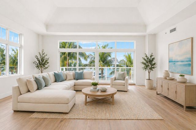 180 Lake Drive 2204, Palm Beach Shores, FL 33404