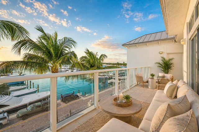 180 Lake Drive 2204, Palm Beach Shores, FL 33404