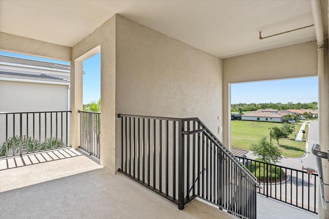 17520 GAWTHROP DRIVE 401, Lakewood Ranch, FL 34211