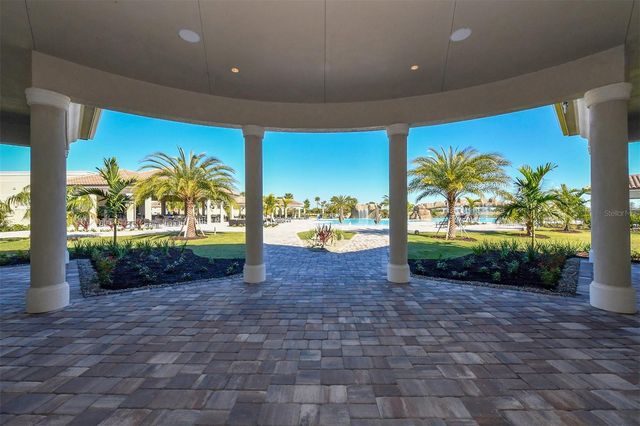 17520 GAWTHROP DRIVE 401, Lakewood Ranch, FL 34211