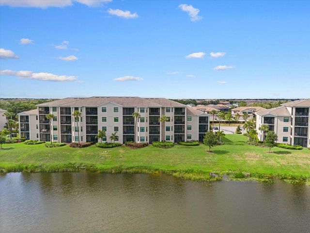 17520 GAWTHROP DRIVE 401, Lakewood Ranch, FL 34211