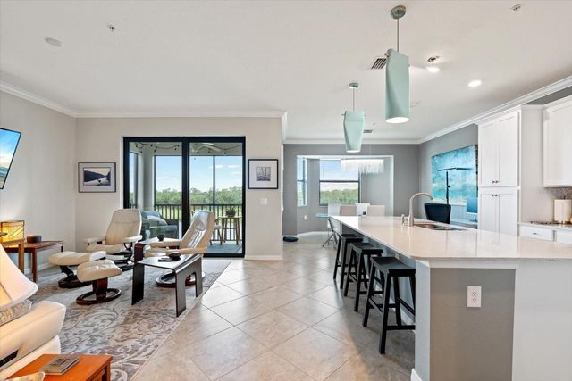 17520 GAWTHROP DRIVE 401, Lakewood Ranch, FL 34211