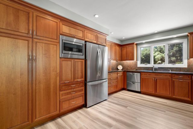 1880 Trout Gulch Road, Aptos, CA 95003