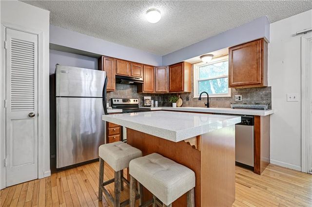 12908 S Brougham Drive, Olathe, KS 66062