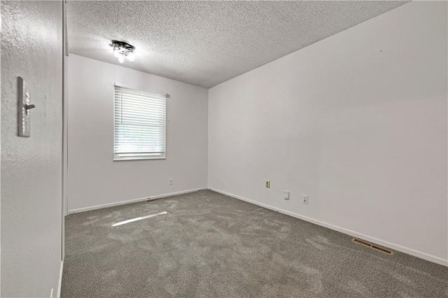 12908 S Brougham Drive, Olathe, KS 66062