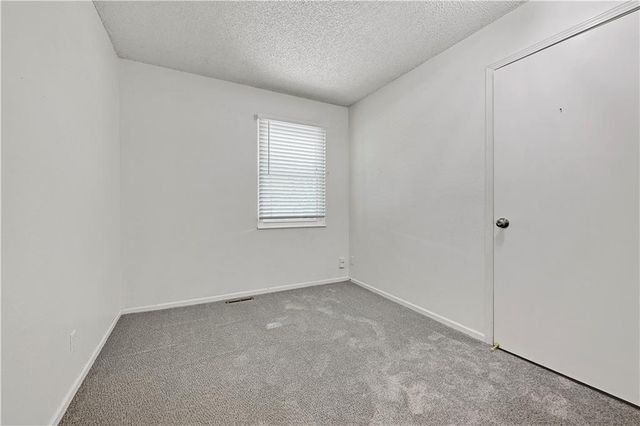12908 S Brougham Drive, Olathe, KS 66062