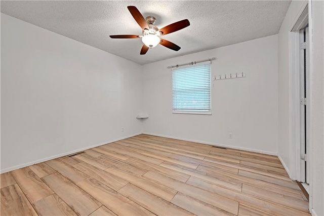 12908 S Brougham Drive, Olathe, KS 66062
