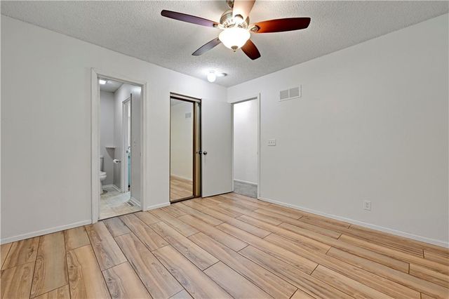 12908 S Brougham Drive, Olathe, KS 66062