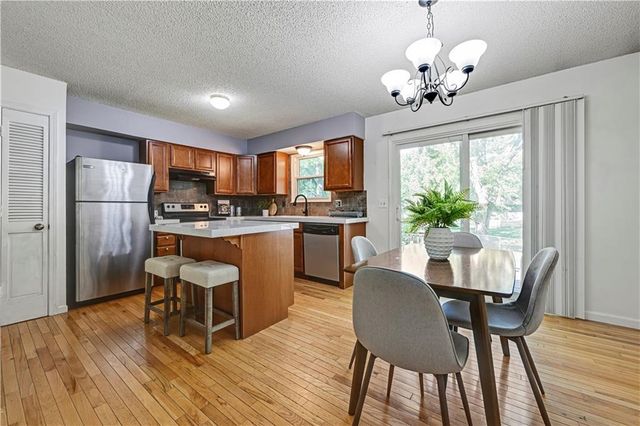 12908 S Brougham Drive, Olathe, KS 66062