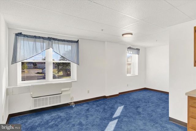 9 E 2ND AVE #302, Hanover, PA 17331