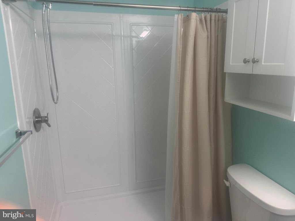9 E 2ND AVE #302, Hanover, PA 17331