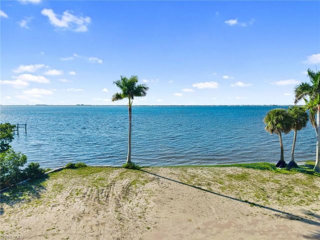 8661 Cajuput CV, Fort Myers, FL 33919