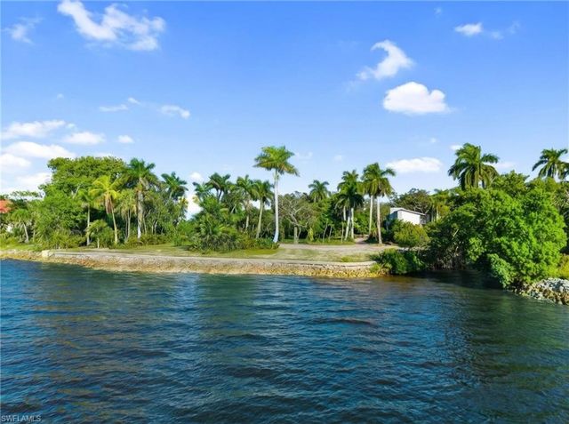 8661 Cajuput CV, Fort Myers, FL 33919