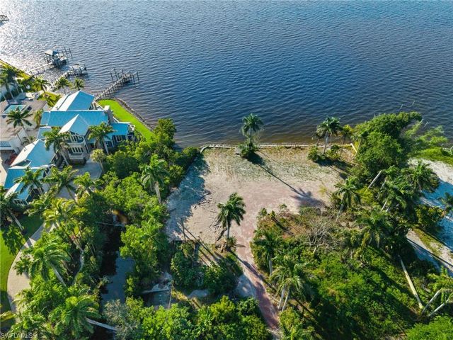 8661 Cajuput CV, Fort Myers, FL 33919
