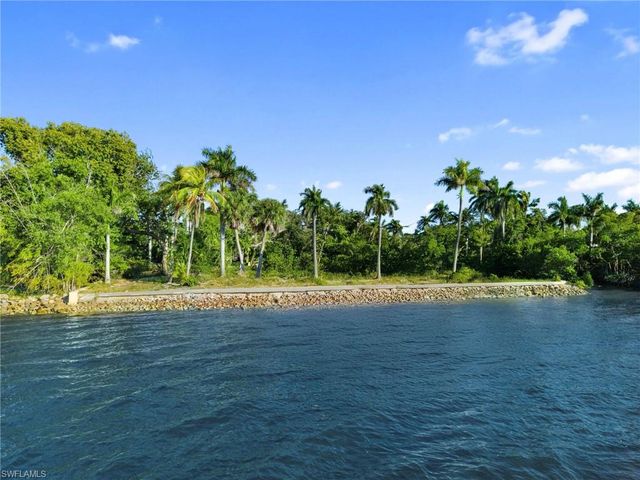 8661 Cajuput CV, Fort Myers, FL 33919