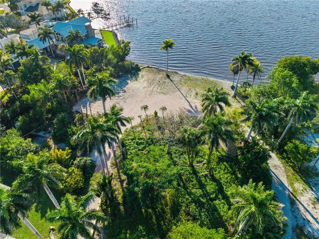 8661 Cajuput CV, Fort Myers, FL 33919