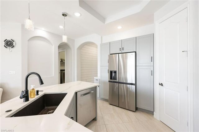 1419 Serrano CIR, Naples, FL 34105