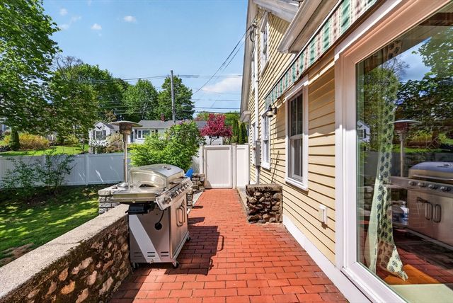 269 Green St, Stoneham, MA 02180