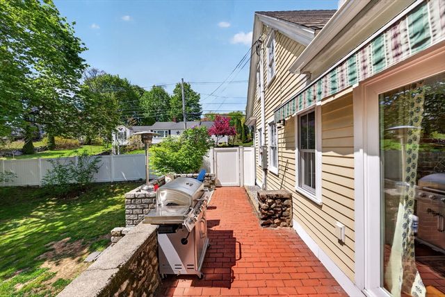 269 Green St, Stoneham, MA 02180