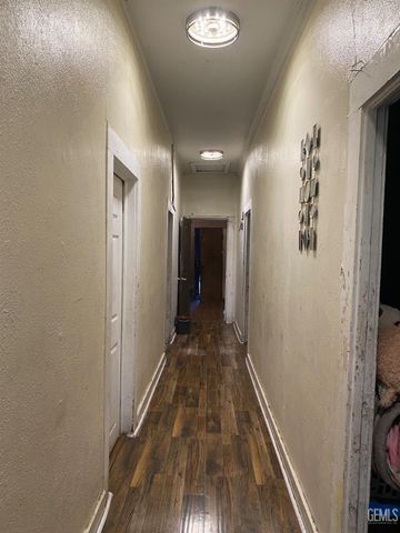 618 Dolores Street, Bakersfield, CA 93305