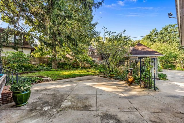 744 52nd Street, Des Moines, IA 50312